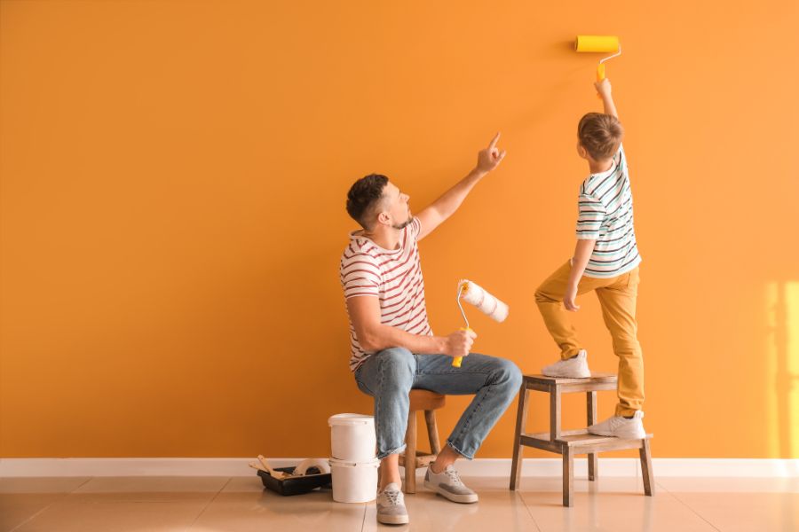 Het belang van het afplakken van muren en plafonds bij het spuiten van verf